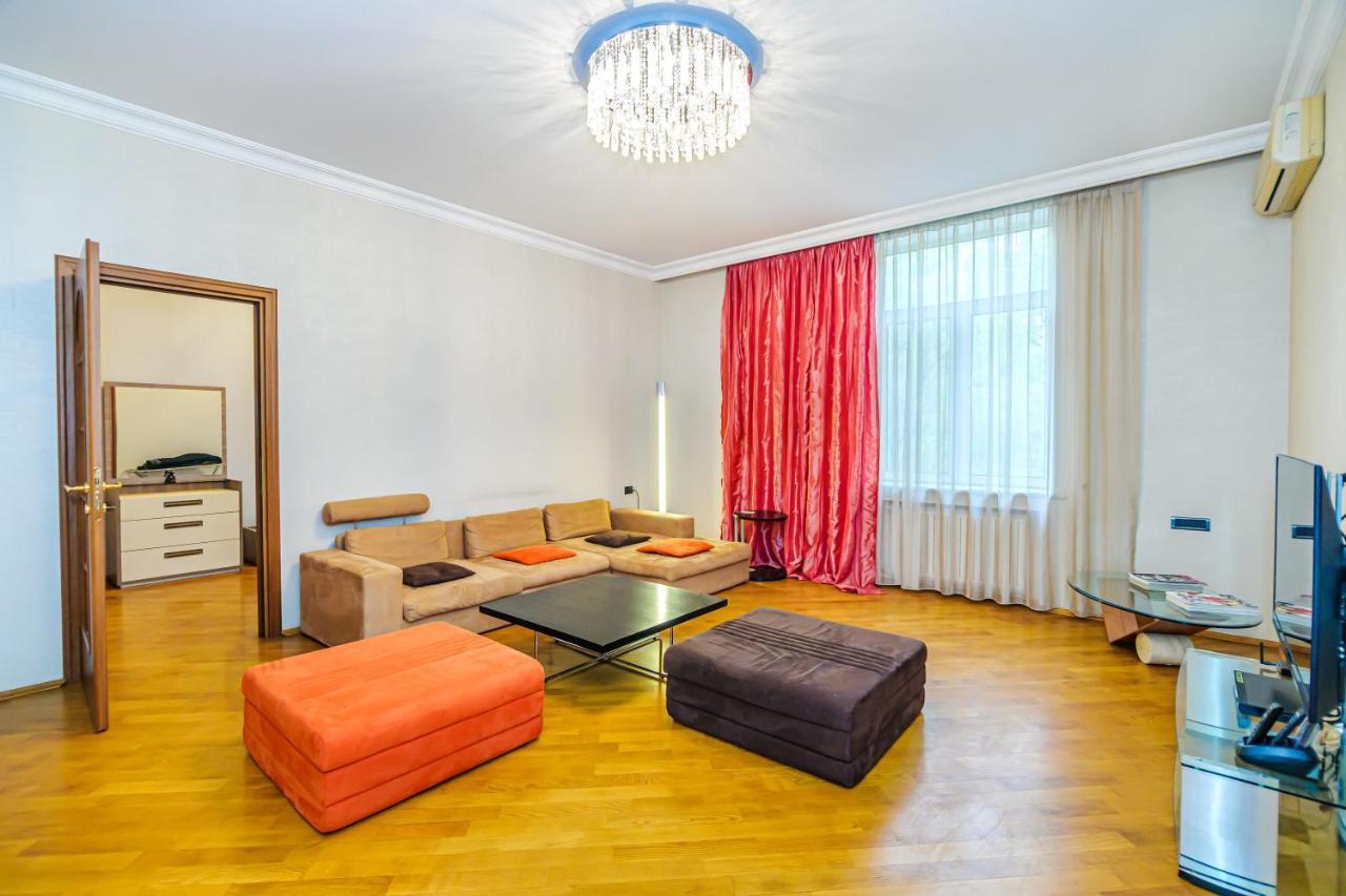 Ferienwohnung Vip Apartamen Nizami Street Baku Exterior foto